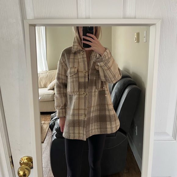 Zara Jackets & Blazers - Plaid Zara stylish jacket